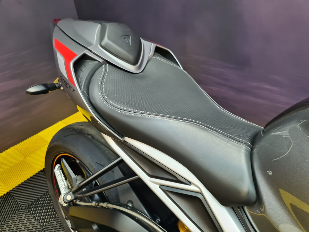 Used Triumph STREET TRIPLE 765 RS 2020 for sale - 78396231: Photo 13