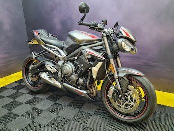 Used Triumph STREET TRIPLE 765 RS 2020 for sale - bike-78396231: Photo