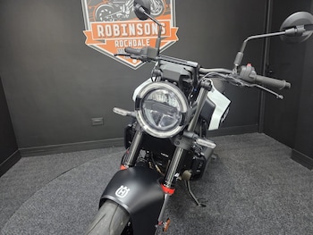 Used Husqvarna VITPILEN 401 2024 2025 for sale - bike-78770490: Photo