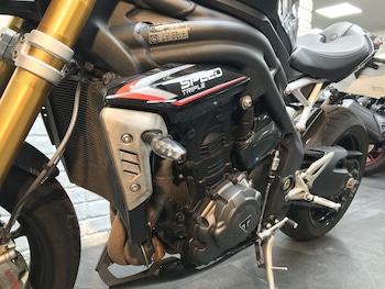 Used Triumph SPEED TRIPLE RS 1200 2022 for sale - bike-78393806: Photo