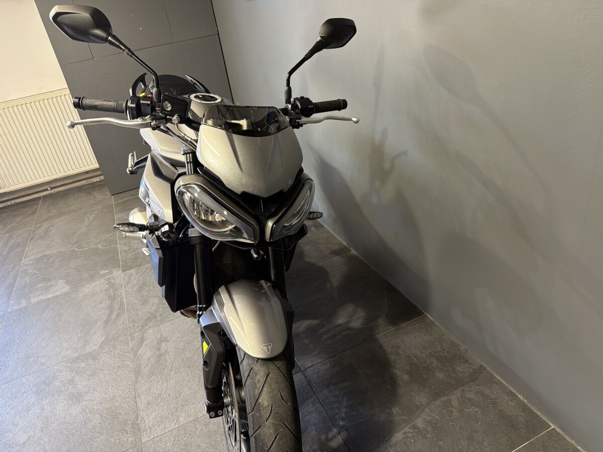 Used Triumph STREET TRIPLE R 2023 for sale - 78446118: Photo 10