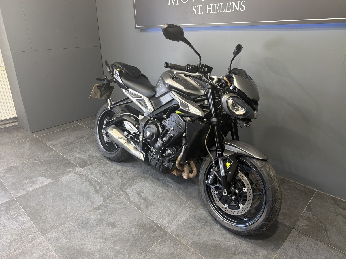 Used Triumph STREET TRIPLE R 2023 for sale - 78446118: Photo 3