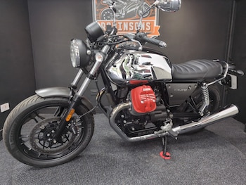 Used Moto Guzzi V7 III CARBON SHINE 2020 for sale - bike-78397248: Photo