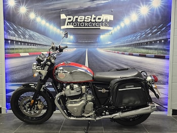 Used Royal Enfield INTERCEPTOR 650 E5 2022 for sale - bike-78394098: Photo