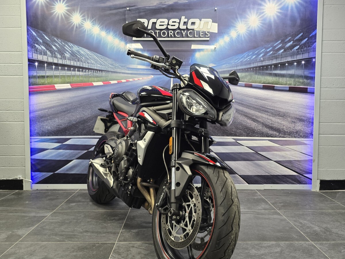 Used Triumph STREET TRIPLE R 2021 for sale - 78571760: Photo 2