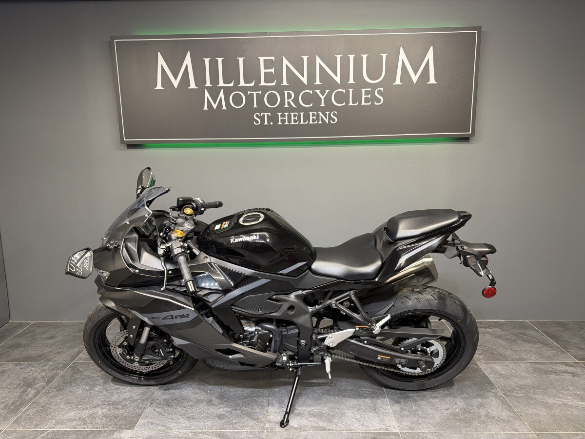 Used Kawasaki ZX-4RR ZX400STFAN (GY2/GN2) for sale - 78394450: Photo 11