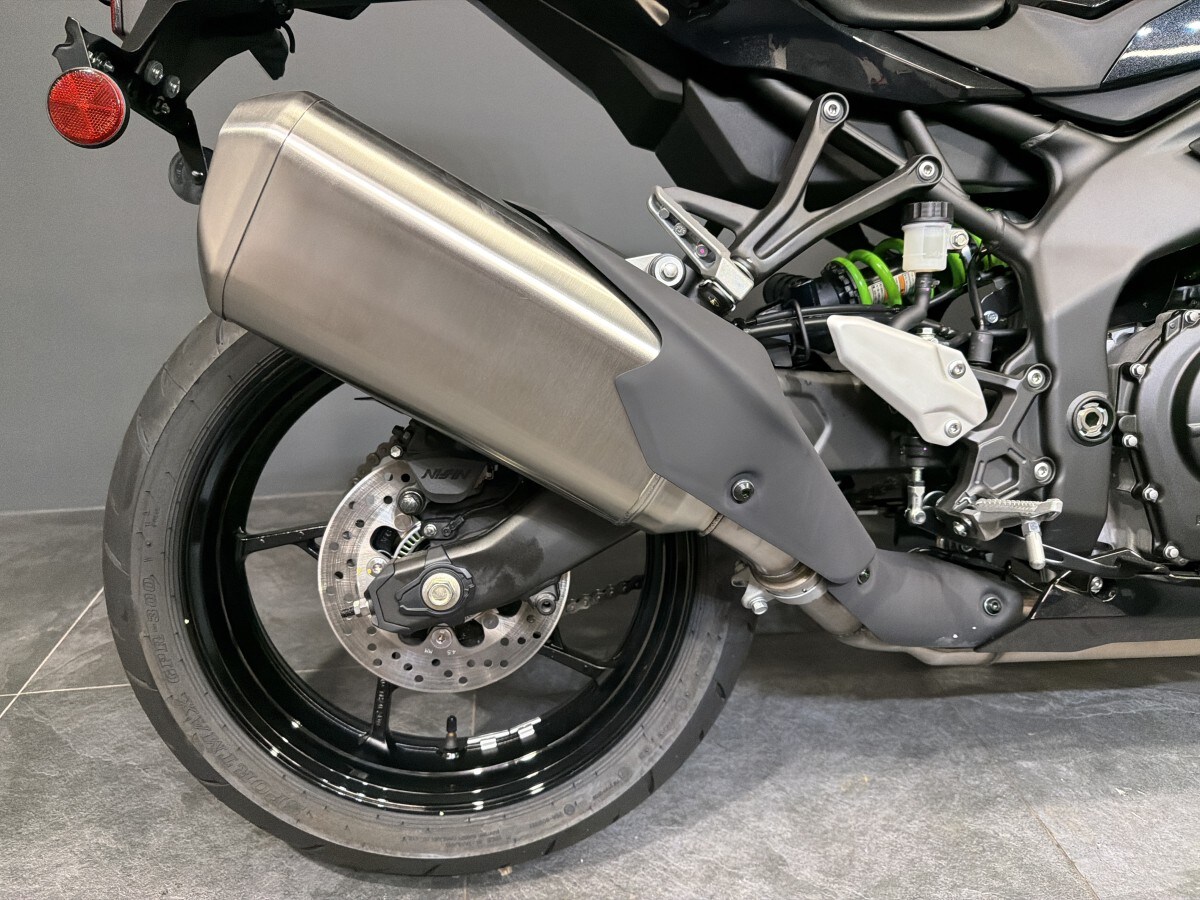 Used Kawasaki ZX-4RR ZX400STFAN (GY2/GN2) for sale - 78394450: Photo 5