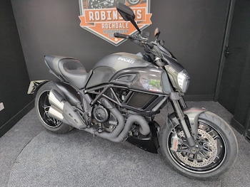 Used Ducati DIAVEL CARBON 2015 for sale - bike-78579146: Photo