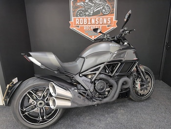 Used Ducati DIAVEL CARBON 2015 for sale - bike-78579146: Photo