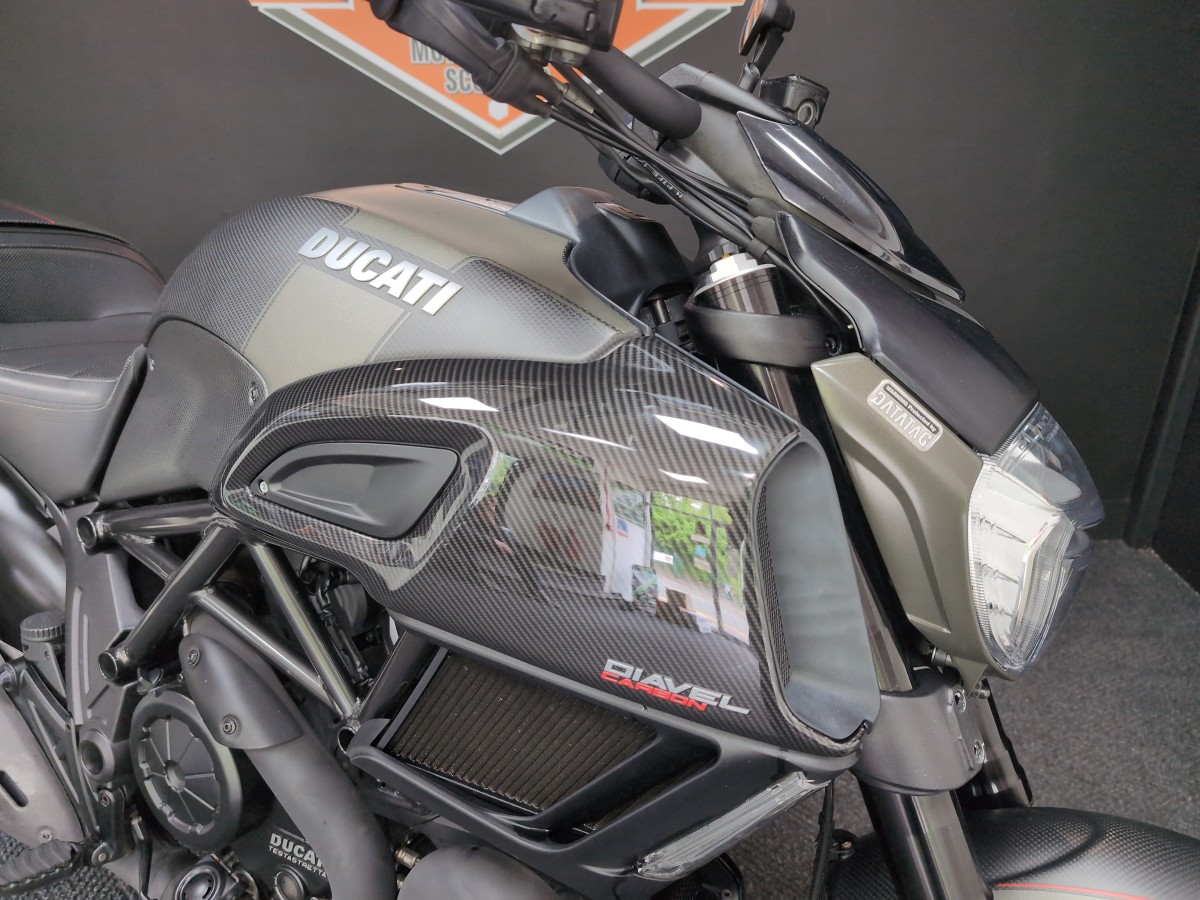 Used Ducati DIAVEL CARBON 2015 for sale - 78579146: Photo 6
