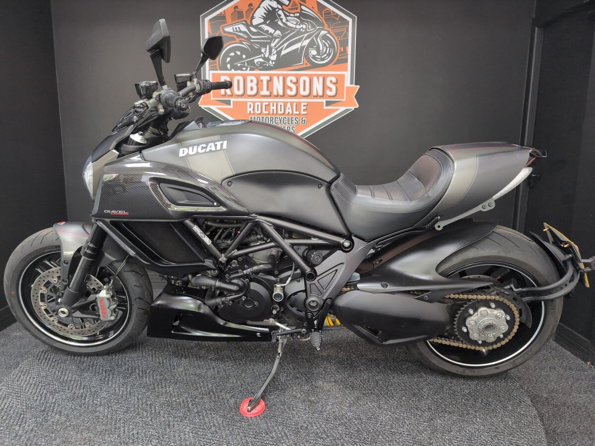 Used Ducati DIAVEL CARBON 2015 for sale - 78579146: Photo 8