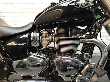 Used Triumph BONNEVILLE AMERICA 2014 for sale - bike-78393814: Photo