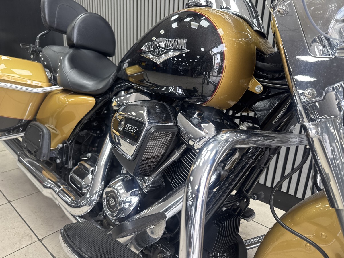Used Harley-Davidson FLHR ROAD KING 1745 2017 for sale - 78647059: Photo 17