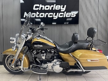 Used Harley-Davidson FLHR ROAD KING 1745 2017 for sale - bike-78647059: Photo
