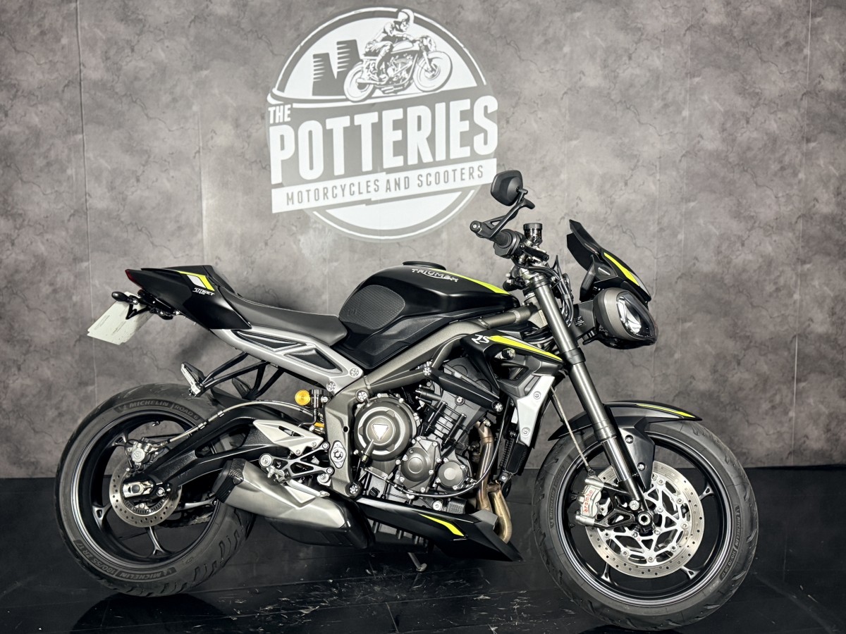 Used Triumph STREET TRIPLE RS for sale - 78776796: Photo 2