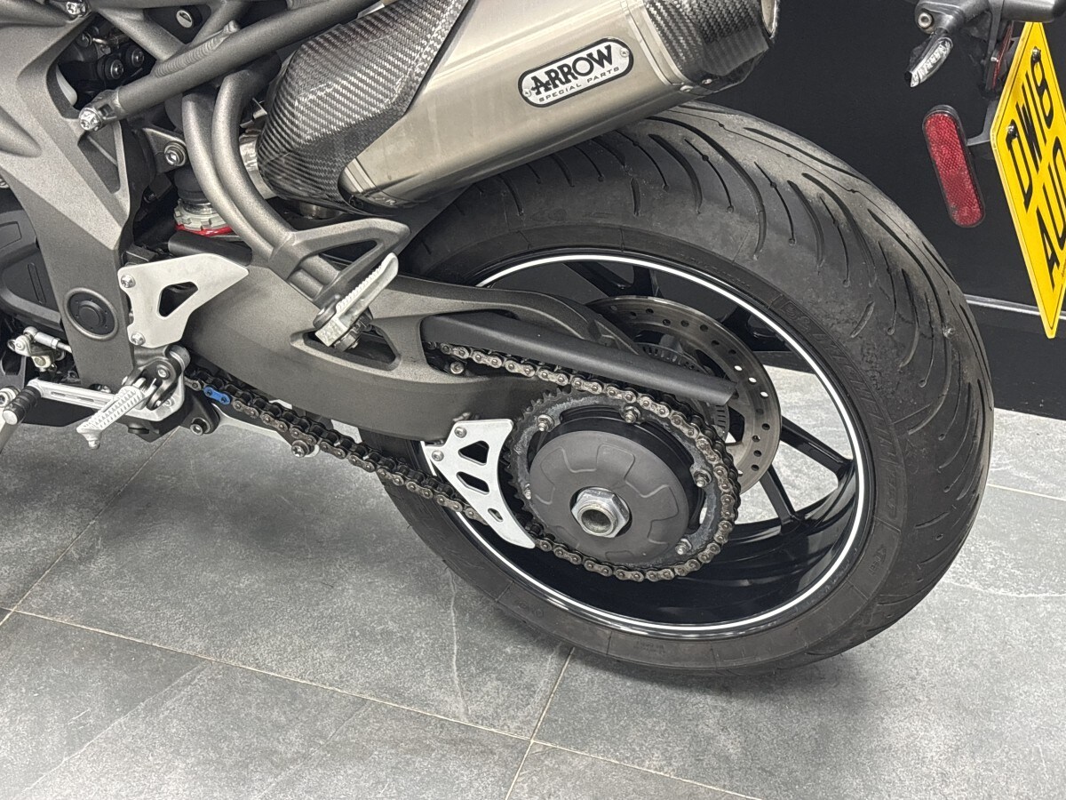 Used Triumph SPEED TRIPLE S 1050 2018 for sale - 78393140: Photo 10
