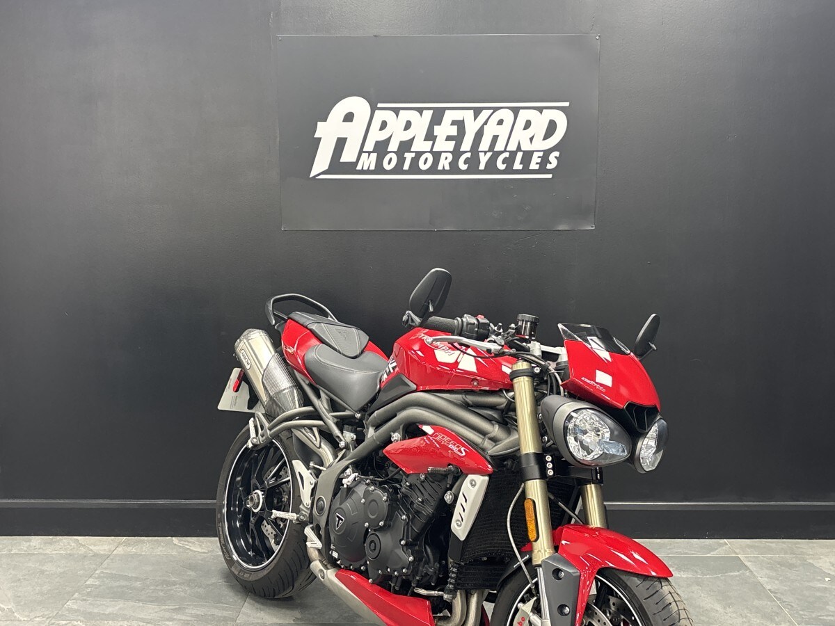Used Triumph SPEED TRIPLE S 1050 2018 for sale - 78393140: Photo 2