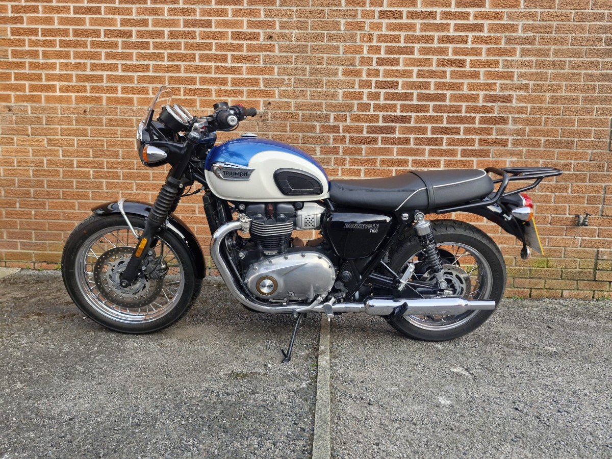 Used Triumph BONNEVILLE T100 2019 for sale - 78393382: Photo 2