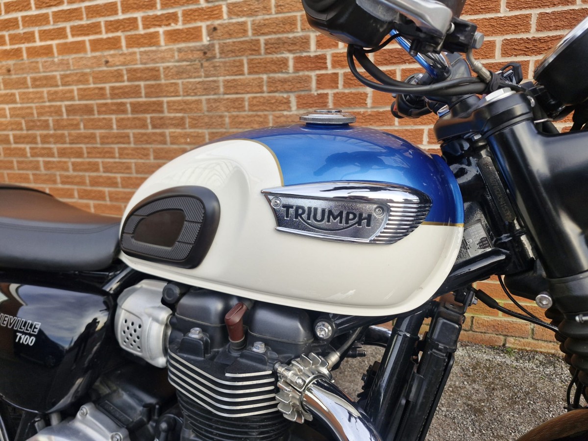 Used Triumph BONNEVILLE T100 2019 for sale - 78393382: Photo 3