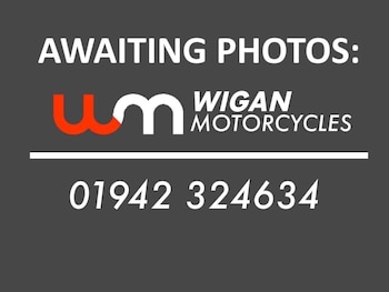 Used Triumph STREET TRIPLE 675 RX 2015 for sale - bike-78393397: Photo