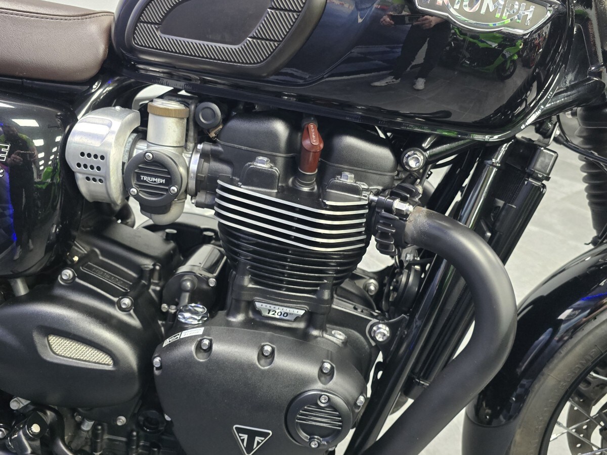 Used Triumph BONNEVILLE T120 BLACK 2018 for sale - 78394209: Photo 8