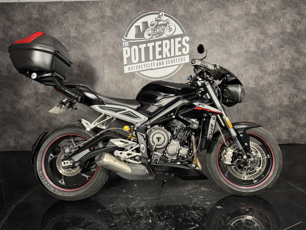 Used Triumph STREET TRIPLE RS 2019 for sale - 78599894: Photo 2