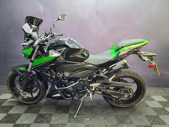 Used Kawasaki Z400 2023 for sale - bike-78688092: Photo