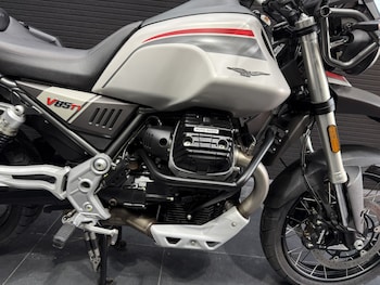 Used Moto Guzzi V85 TT TRAVEL 2022 for sale - bike-78393949: Photo