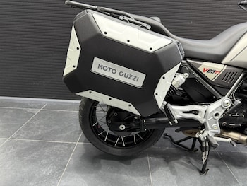 Used Moto Guzzi V85 TT TRAVEL 2022 for sale - bike-78393949: Photo