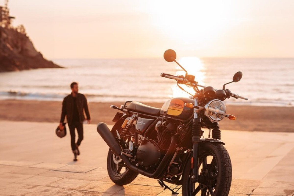 Used Royal Enfield Interceptor 650 BARCELONA BLUE for sale - 78477423: Photo 6