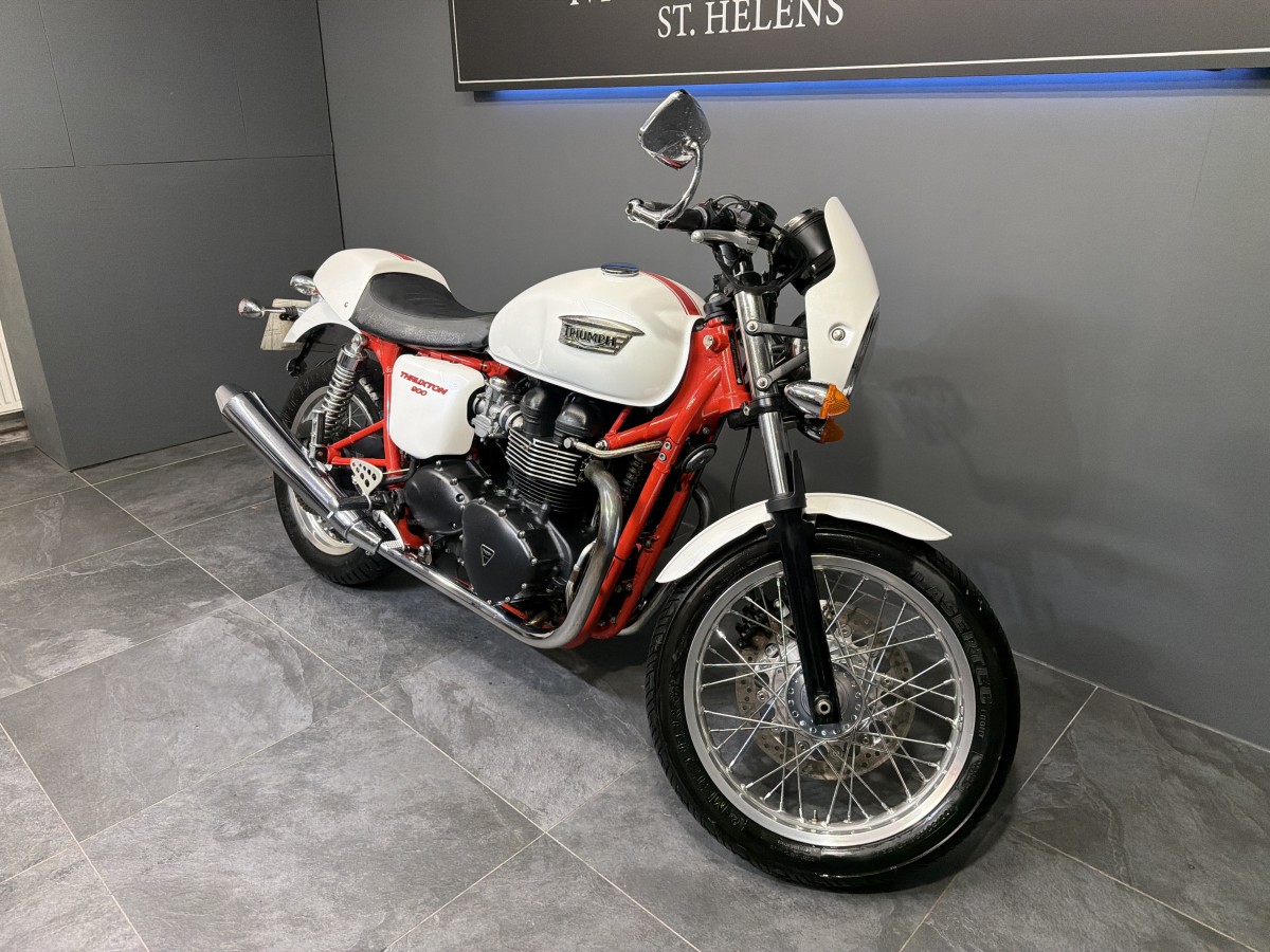 Used Triumph THRUXTON 2010 for sale - 78395813: Photo 2