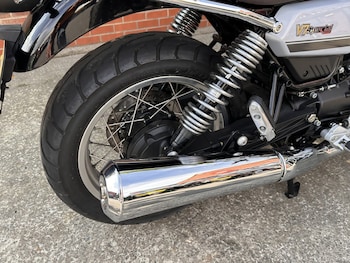 Used Moto Guzzi V7 IV SPECIAL 2022 for sale - bike-79354018: Photo
