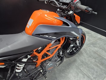 Used KTM 390 DUKE 23 2023 for sale - bike-78836333: Photo