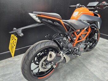 Used KTM 390 DUKE 23 2023 for sale - bike-78836333: Photo