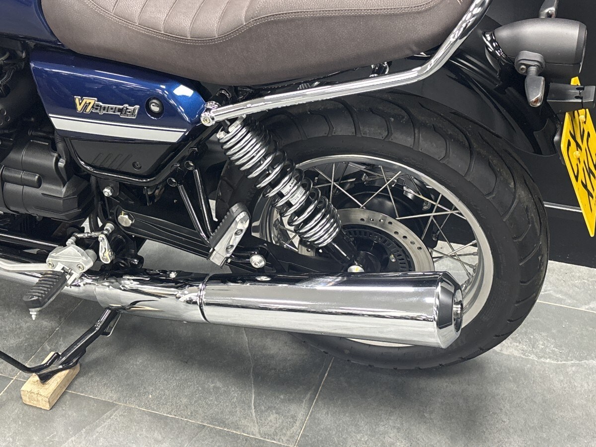 Used Moto Guzzi V7 IV SPECIAL 2023 for sale - 78394754: Photo 11