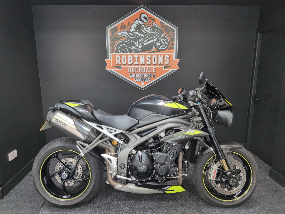 Used Triumph SPEED TRIPLE RS 1050 2019 for sale - 78647068: Photo 2