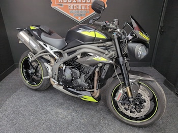 Used Triumph SPEED TRIPLE RS 1050 2019 for sale - bike-78647068: Photo