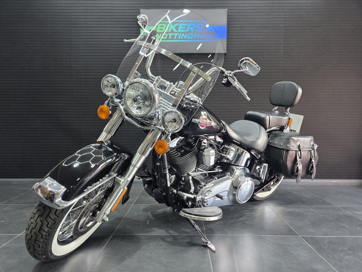 Used Harley-Davidson FLSTC Heritage Softail Classic 2017 for sale - 78694552: Photo 16