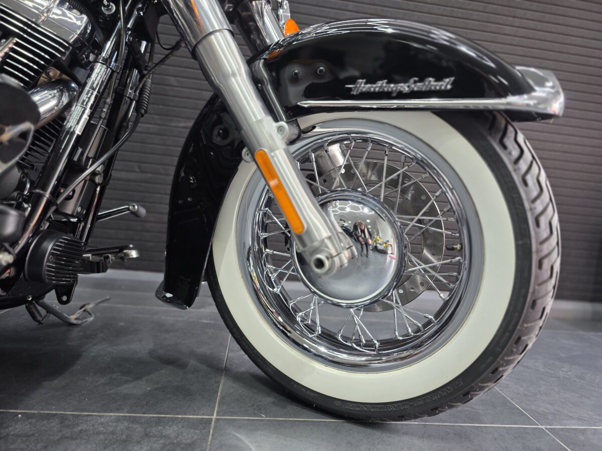 Used Harley-Davidson FLSTC Heritage Softail Classic 2017 for sale - 78694552: Photo 3