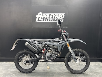 Used Beta RR 4T 125 E5+ 2025 for sale - bike-78427947: Photo