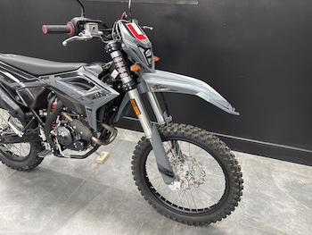 Used Beta RR 4T 125 E5+ 2025 for sale - bike-78427947: Photo