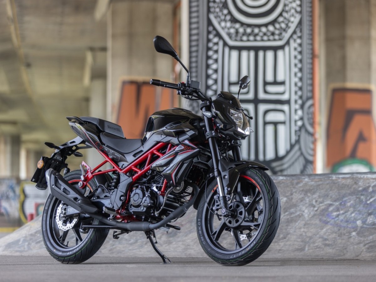 Used Benelli BN 125 for sale - 78396122: Photo 2