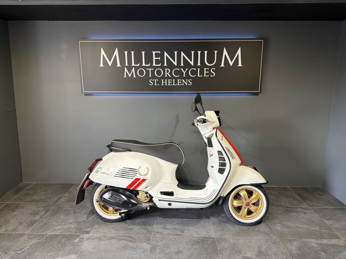 Used Piaggio VESPA GTS 300 RACING 2022 for sale - 78395444: Photo 2