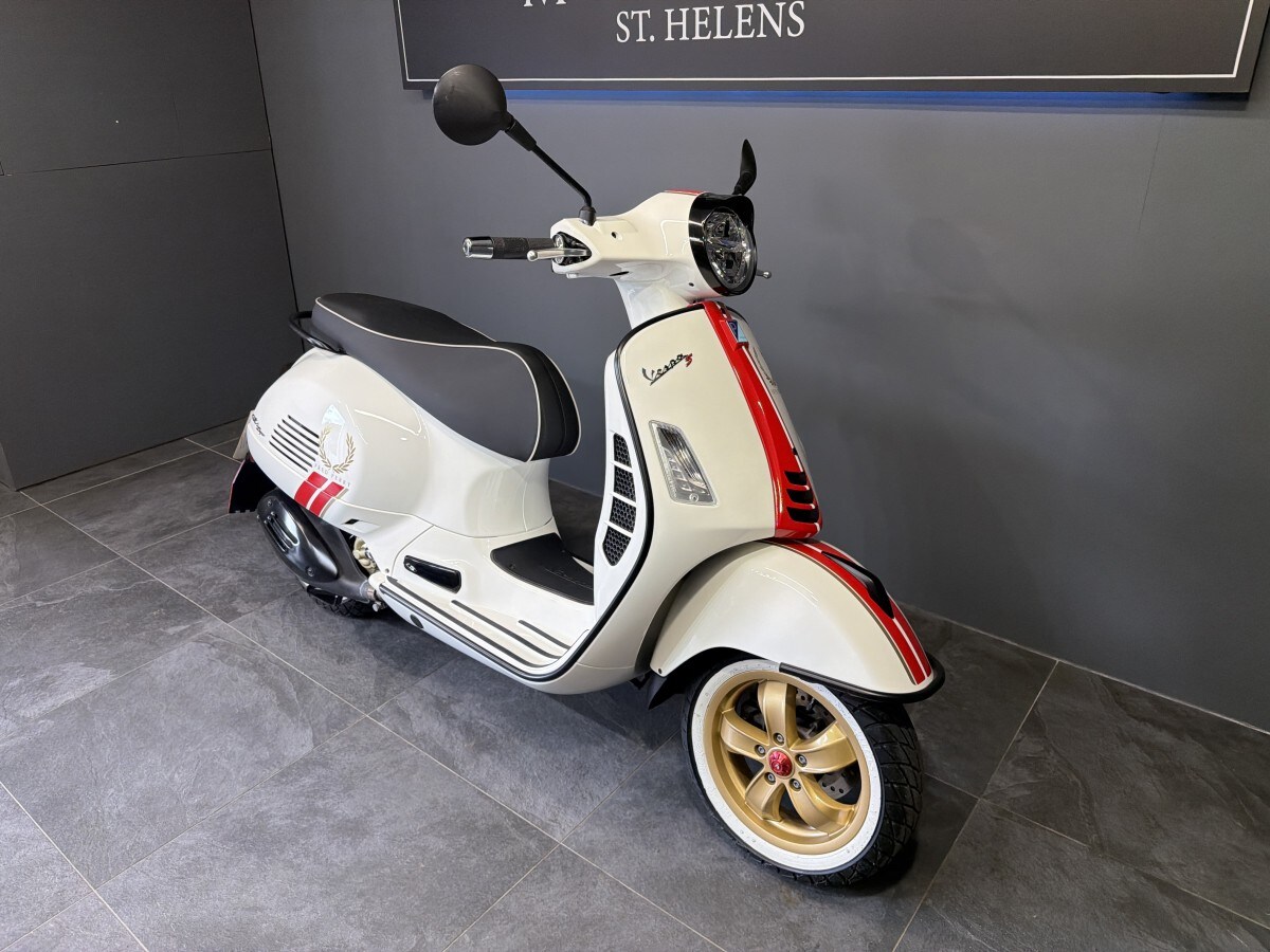Used Piaggio VESPA GTS 300 RACING 2022 for sale - 78395444: Photo 3