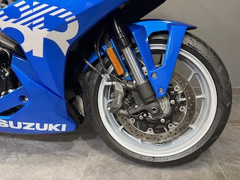 Used Suzuki GSX-8R undefined for sale - bike-78395619: Photo