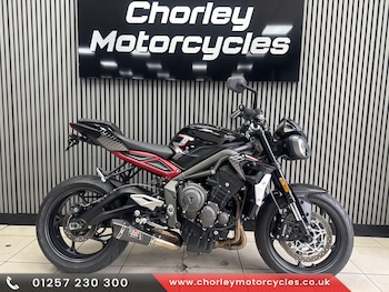 Used Triumph STREET TRIPLE R 765 2023 for sale - bike-78394982: Photo