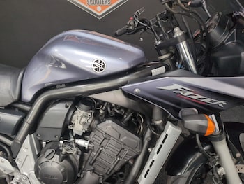 Used Yamaha FZS 1000 2004 for sale - bike-78460015: Photo