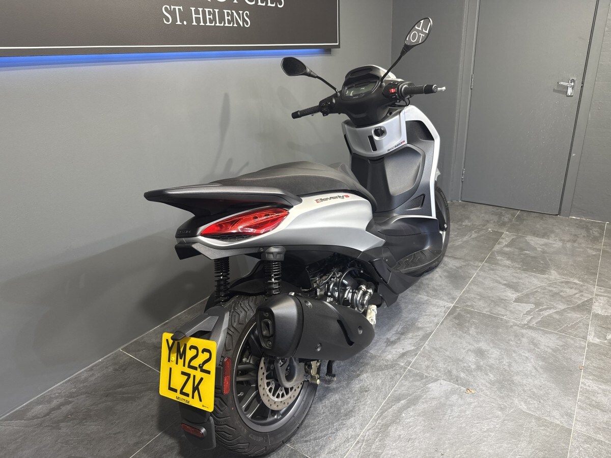 Used Piaggio BEVERLY S 300 2022 for sale - 78395449: Photo 3