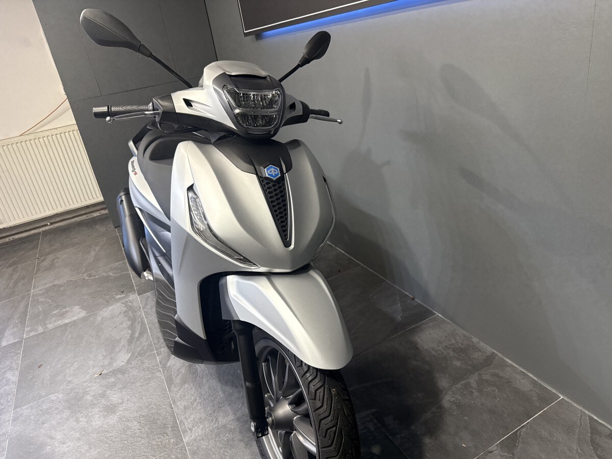 Used Piaggio BEVERLY S 300 2022 for sale - 78395449: Photo 9