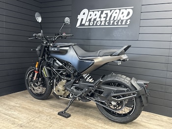 Used Husqvarna SVARTPILEN 401 2023 for sale - bike-78395667: Photo